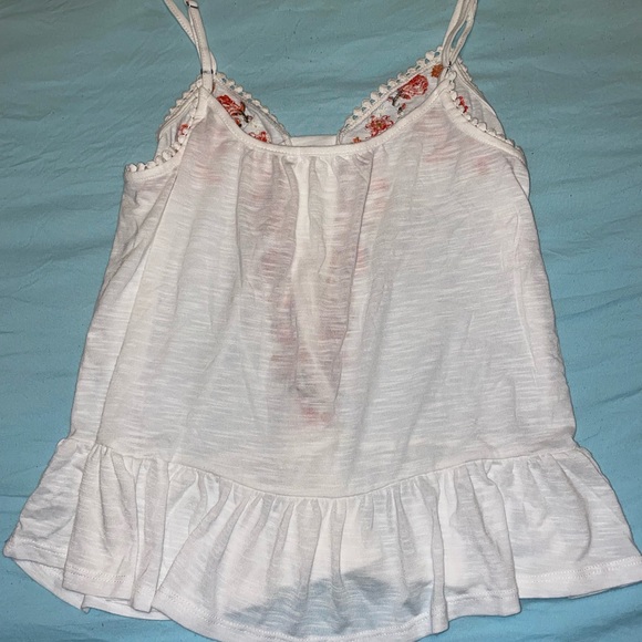 NWOT white/floral print top - Picture 4 of 4